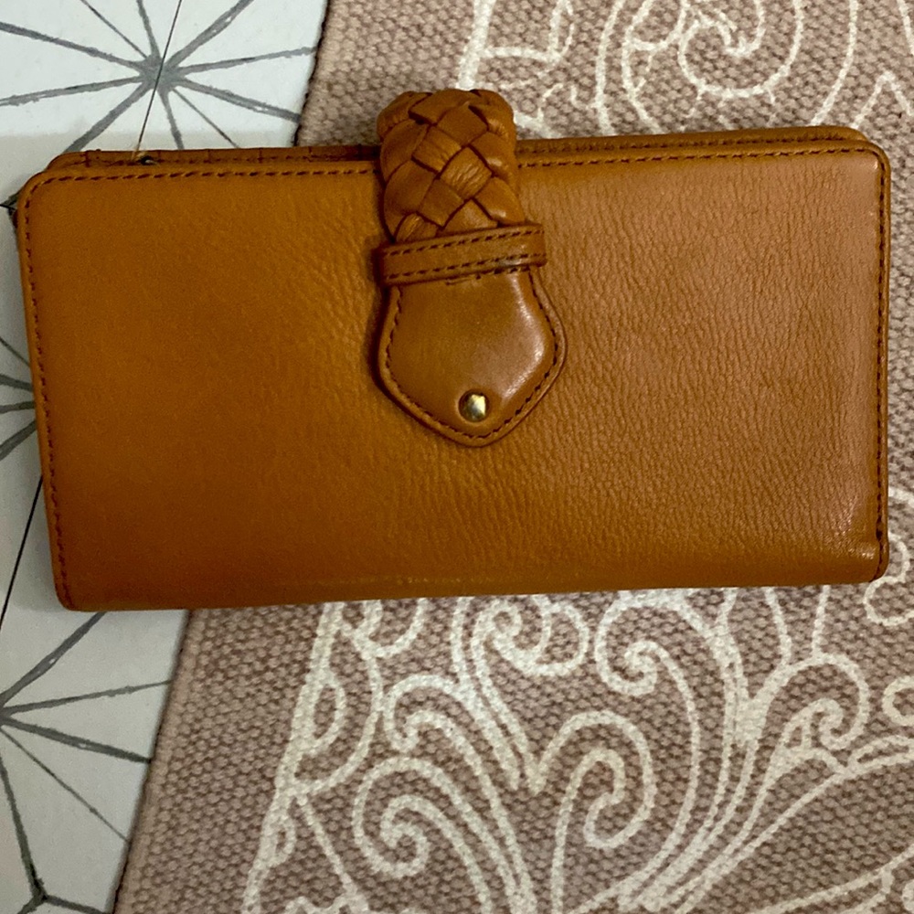 MOVING SALE! Michael Kors Tan Snap Wallet